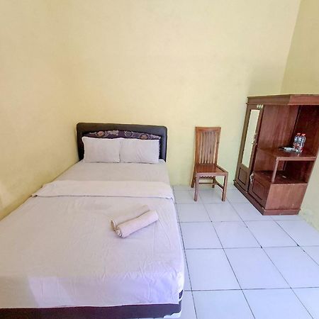 Kanca 808 Redpartner Hotell Pasuruan Exteriör bild