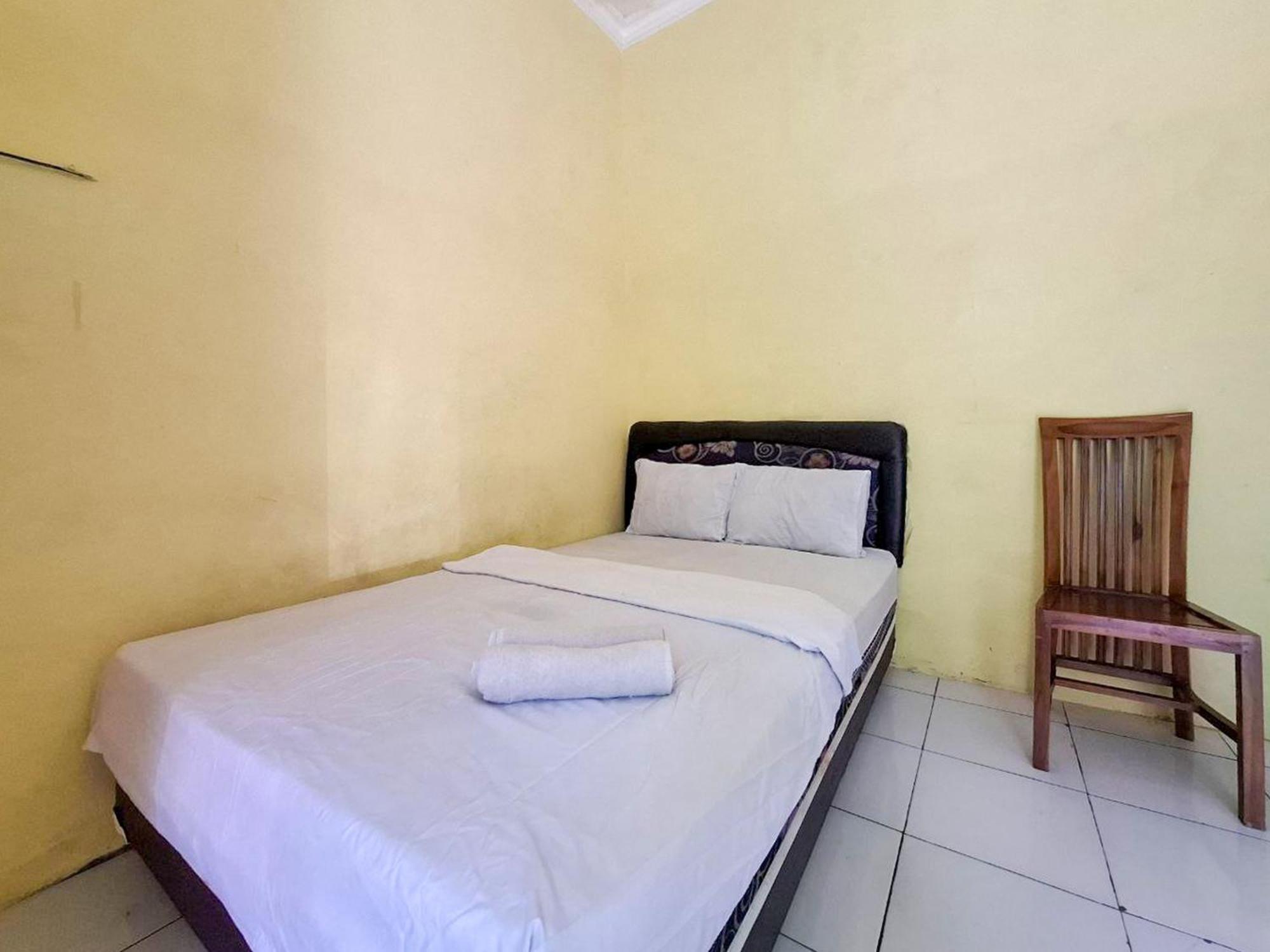 Kanca 808 Redpartner Hotell Pasuruan Exteriör bild