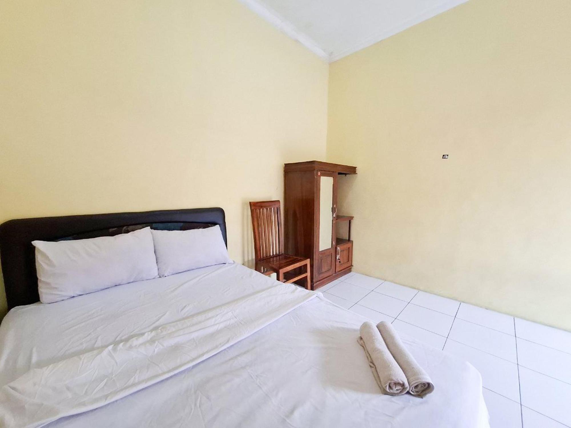 Kanca 808 Redpartner Hotell Pasuruan Exteriör bild