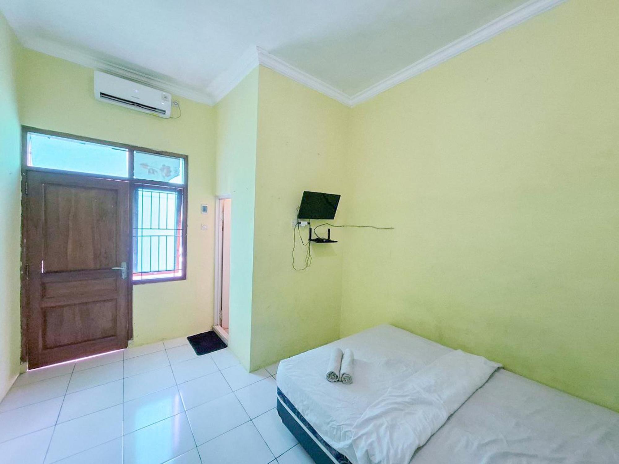 Kanca 808 Redpartner Hotell Pasuruan Exteriör bild