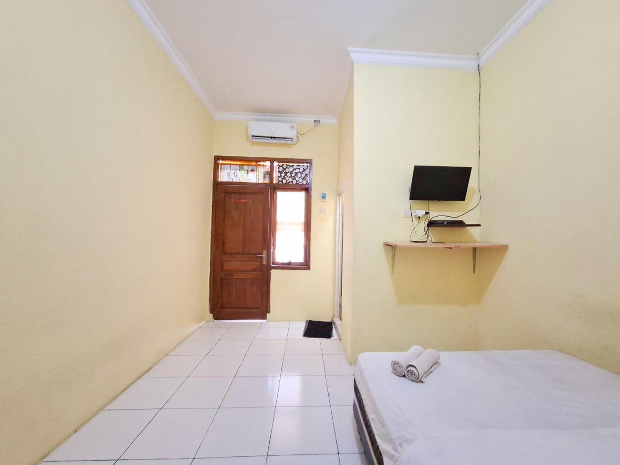 Kanca 808 Redpartner Hotell Pasuruan Exteriör bild