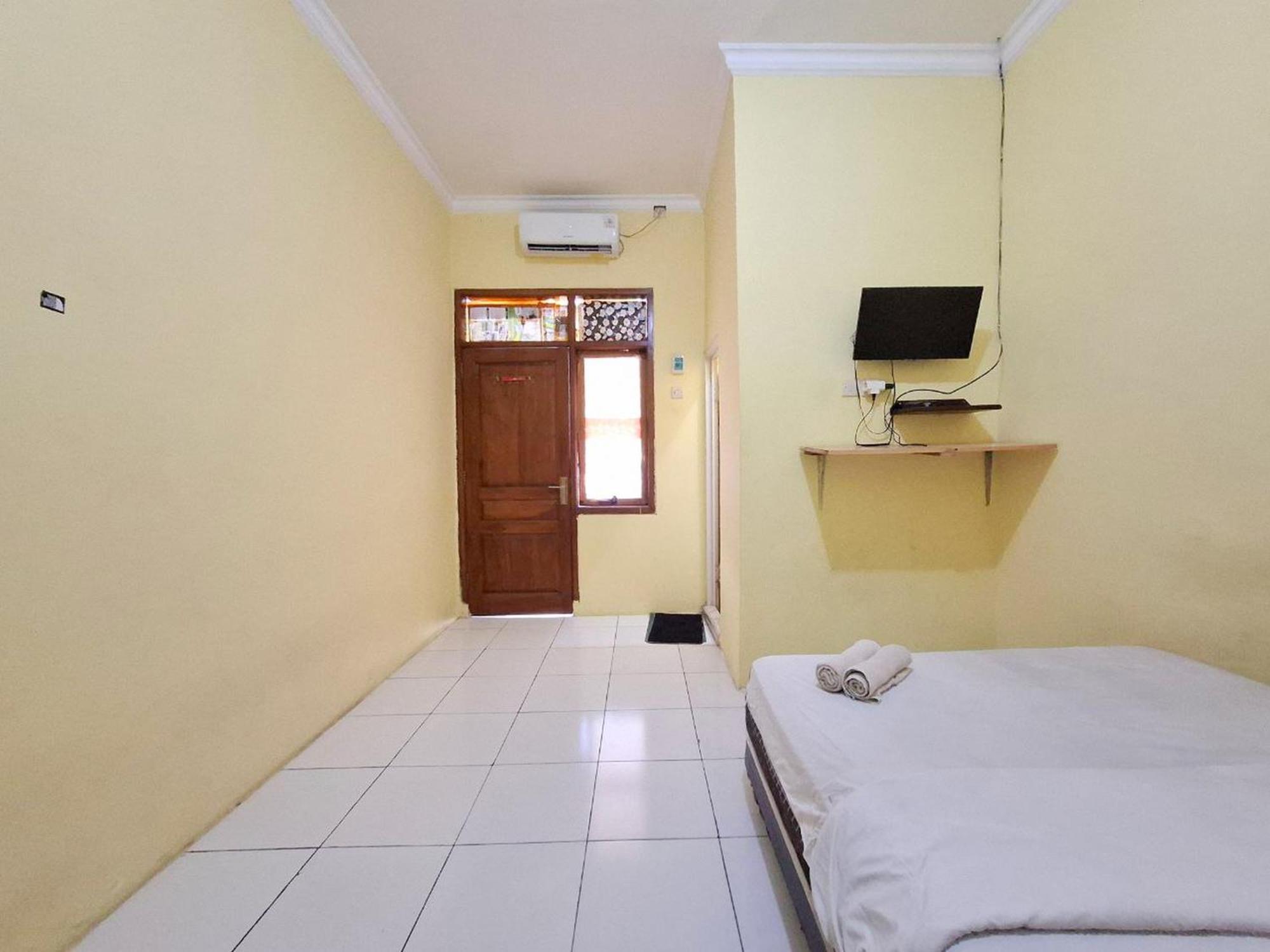 Kanca 808 Redpartner Hotell Pasuruan Exteriör bild