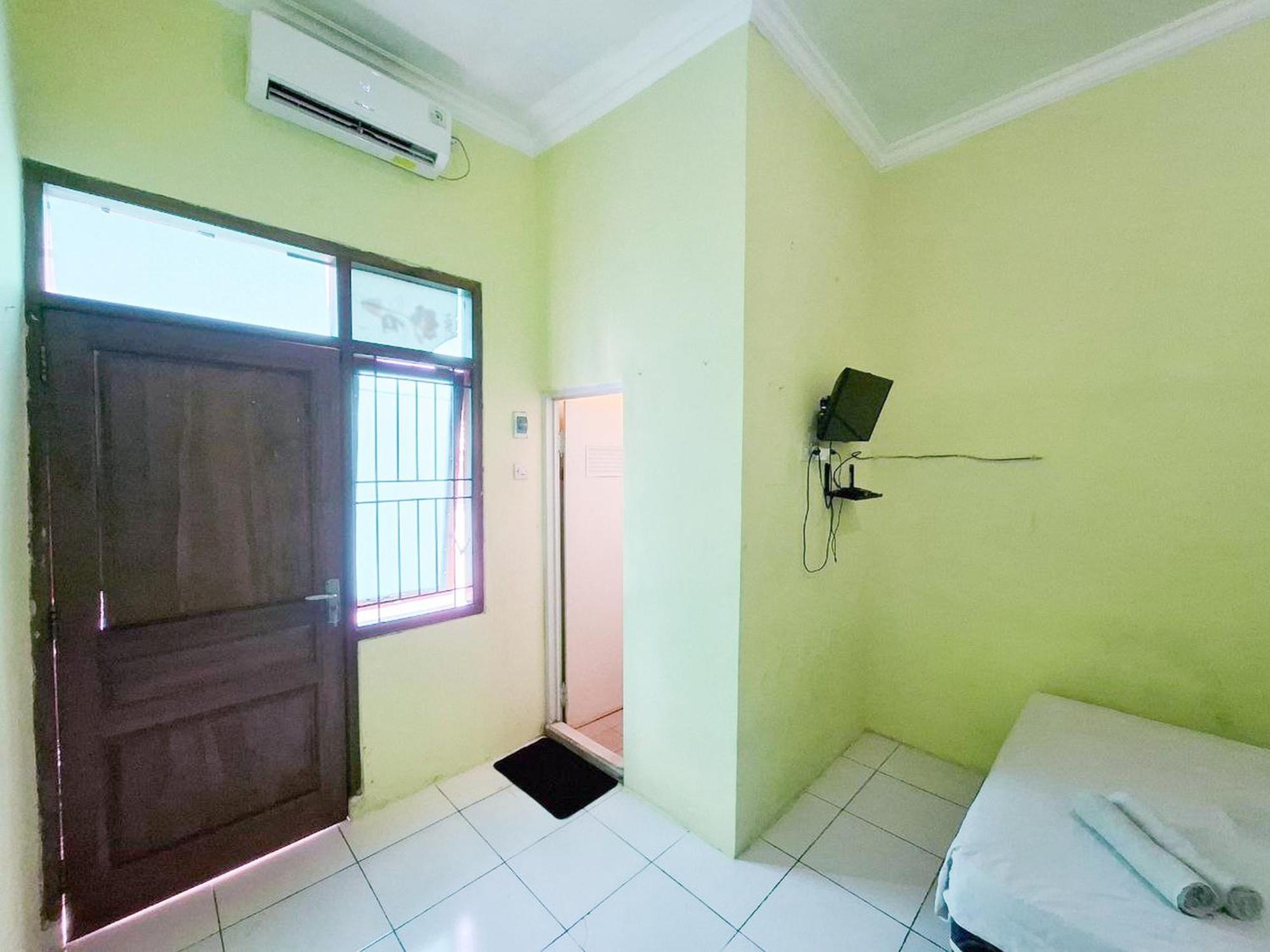 Kanca 808 Redpartner Hotell Pasuruan Exteriör bild